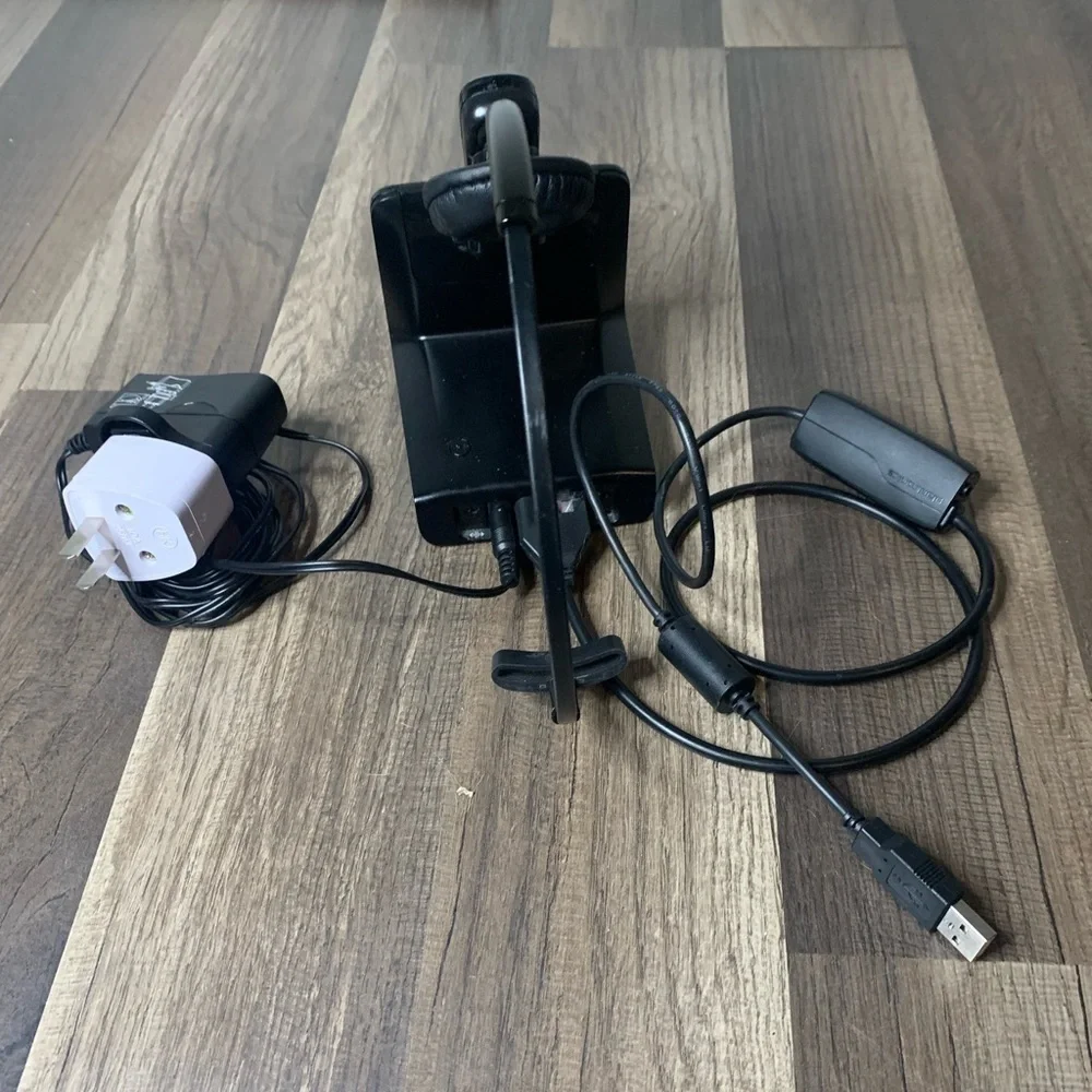 PLANTRONICS c054a wireless headset, USB and power cord included, works fine.